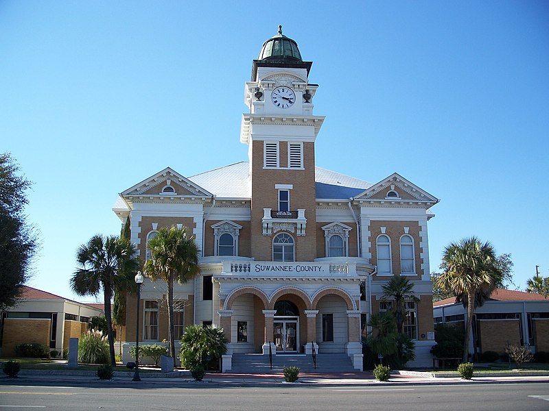 File:Suwannee County Courthouse01.jpg