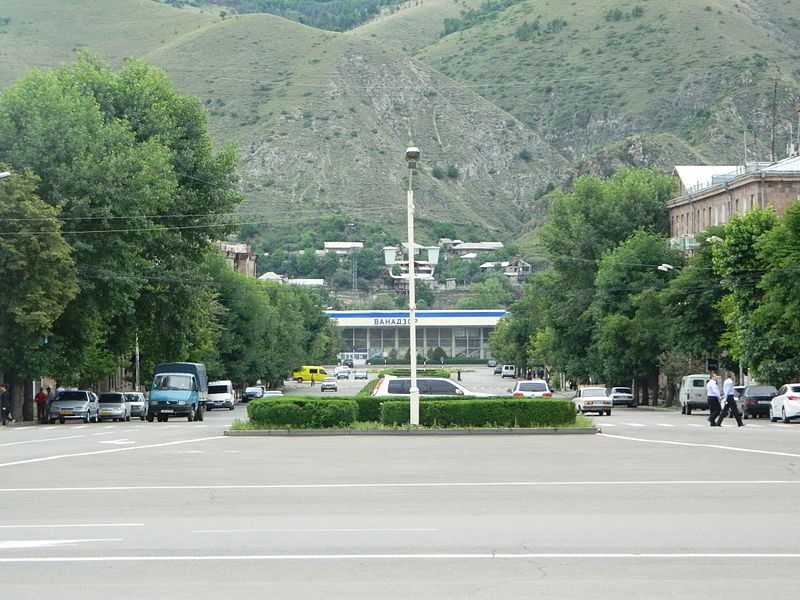 File:Վանաձորի կայարան.jpg