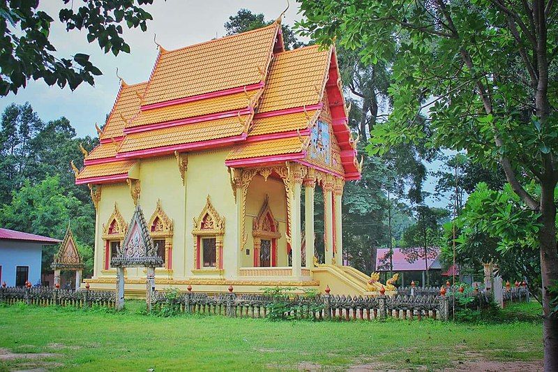 File:พระอุโบสถวัดตรีสุวรรณาราม.jpg