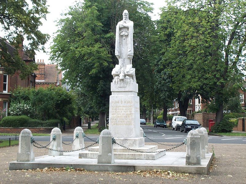 File:C20WarMemorialBedford.JPG