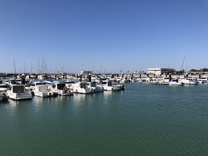 File:Chipiona Harbour.jpg