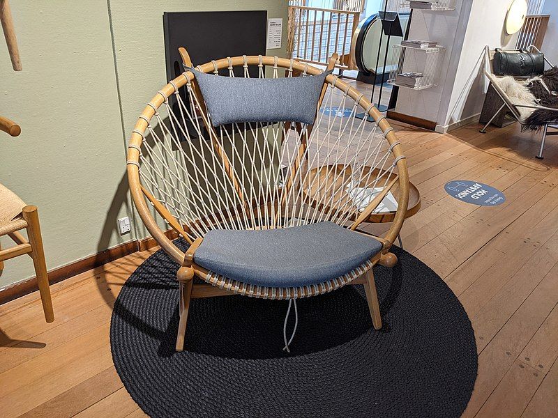 File:Circle Chair (PP130).jpg