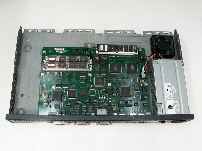 File:Cisco-2503-router-hdr-0a.jpg