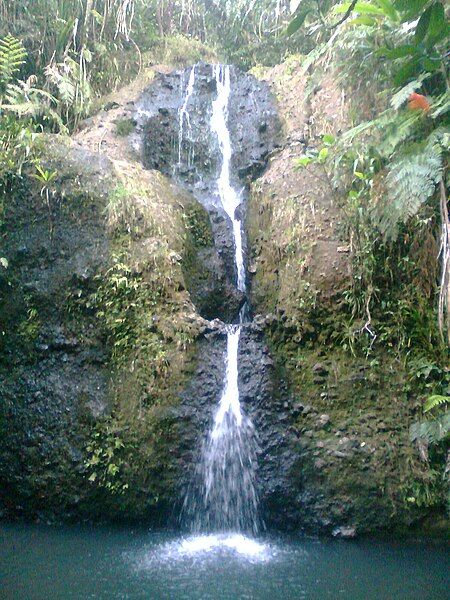 File:Colo-i-Suva big waterfall.jpg