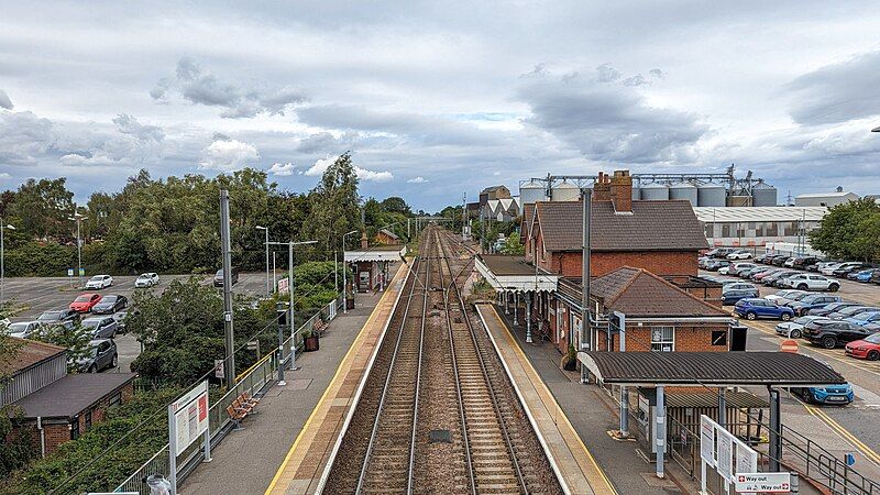 File:Diss footbridge 2023.jpg