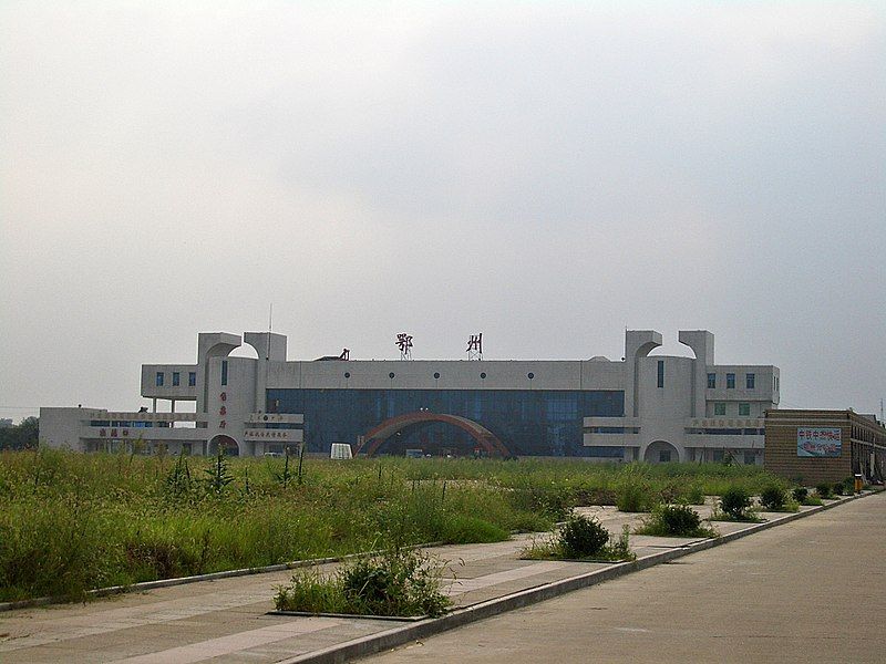 File:Ezhou-train-station-0104.jpg