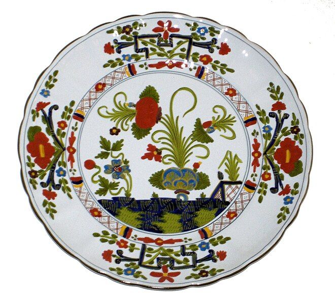 File:Faience Plate Garofano.jpg