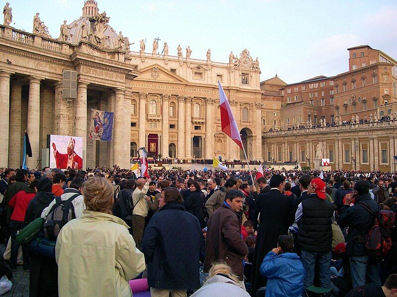 File:Funeral St Peters.jpg