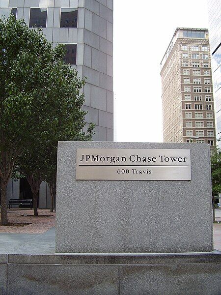 File:JPMorganChaseTowerEntranceHoustonTX.JPG