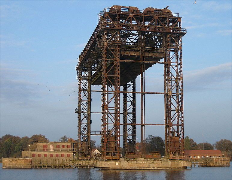 File:Karnin, Lift bridge.JPG