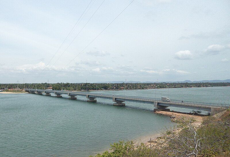 File:Kinniya Bridge.JPG