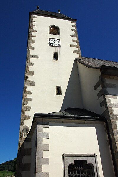 File:Kirchturm Gruenbach OOE.jpg