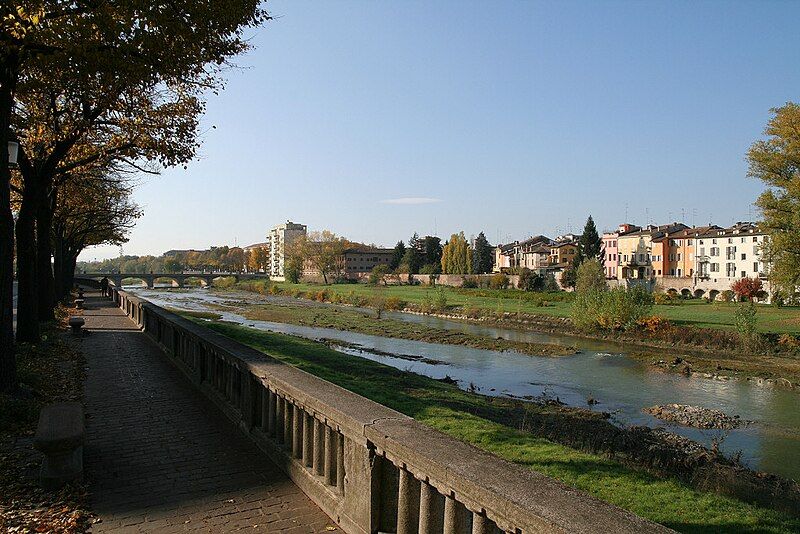 File:Lungoparma.jpg