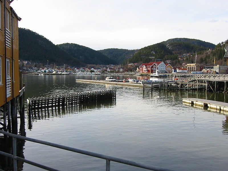 File:Namsos waterfront.jpg