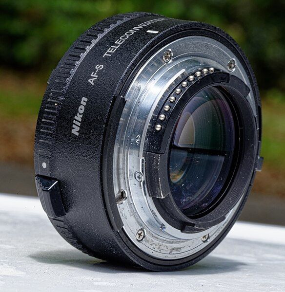 File:Nikon TC-14EII teleconverter.jpg