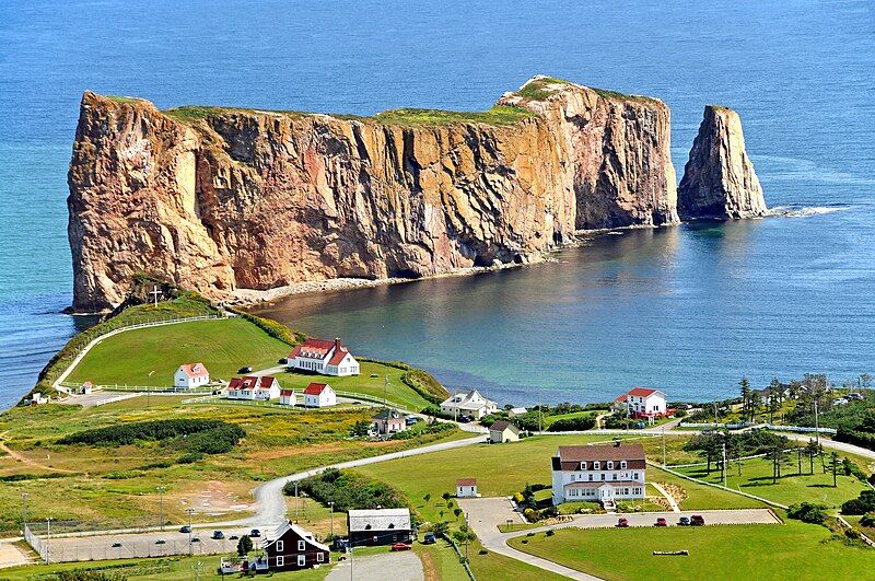 File:Percé Rock (3).jpg