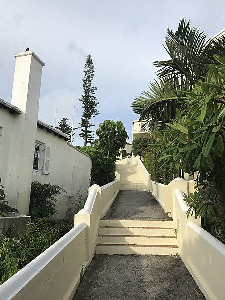 File:Rosewalk Bermuda.jpg