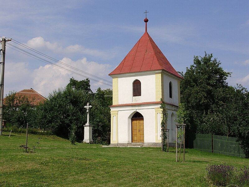 File:Sejřek - kaple.JPG