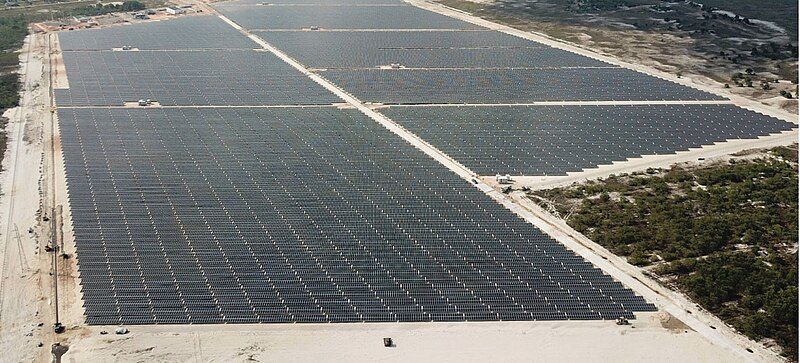 File:Team-sustain-solar-farm-in-vietnam.jpg