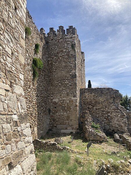 File:TowerPatrasCastle.jpg