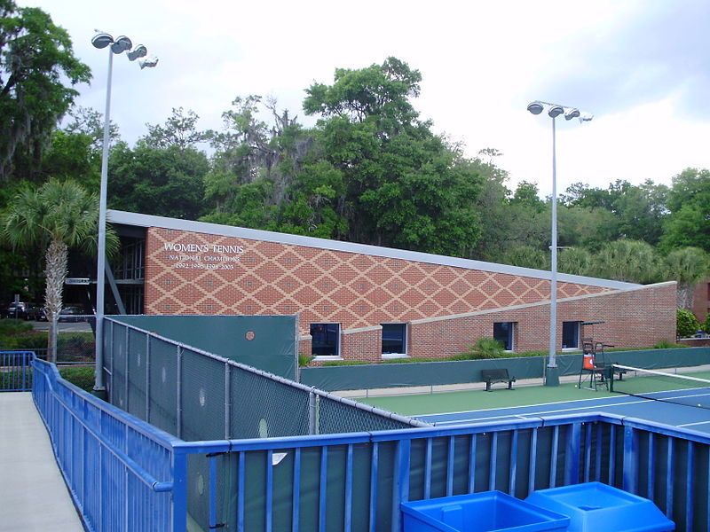 File:UF-RingVarsityTennisBuilding.JPG