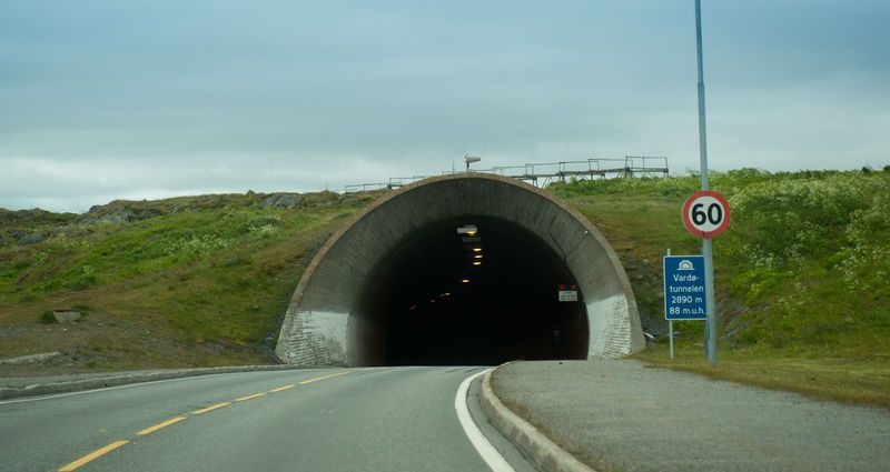 File:Vardøya tunnel.jpg