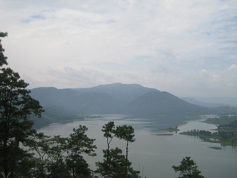 File:View3 Umiam Lake.JPG