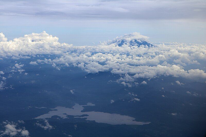 File:Wadaslintang Reservoir.JPG