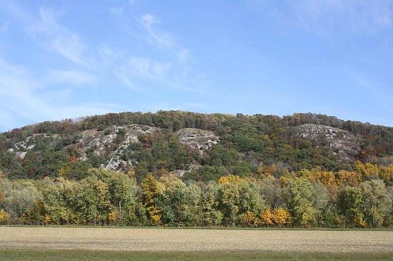 File:BarabooRangeFall2010WIS33.jpg