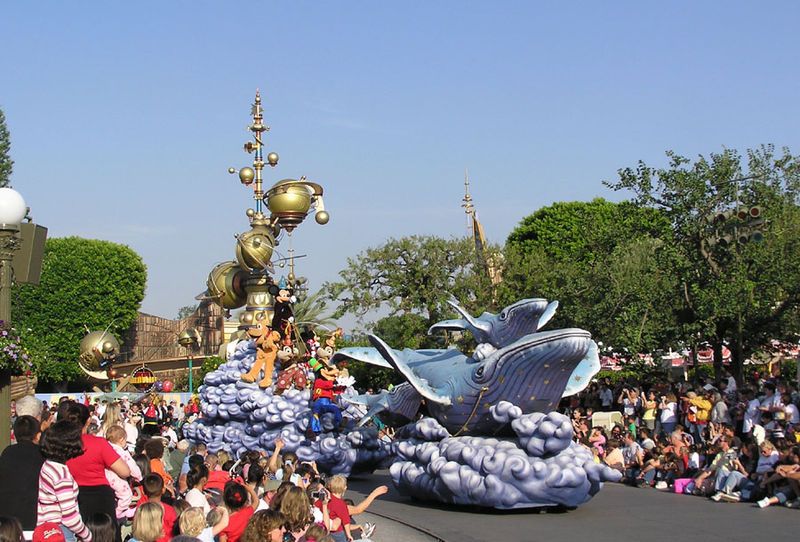 File:DisneyParade.jpg