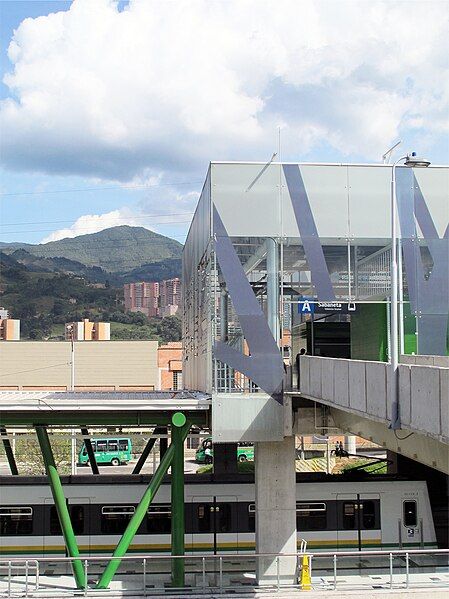 File:Estación Sabaneta.jpg