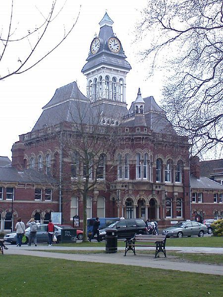 File:Grantham Guildhall.jpg