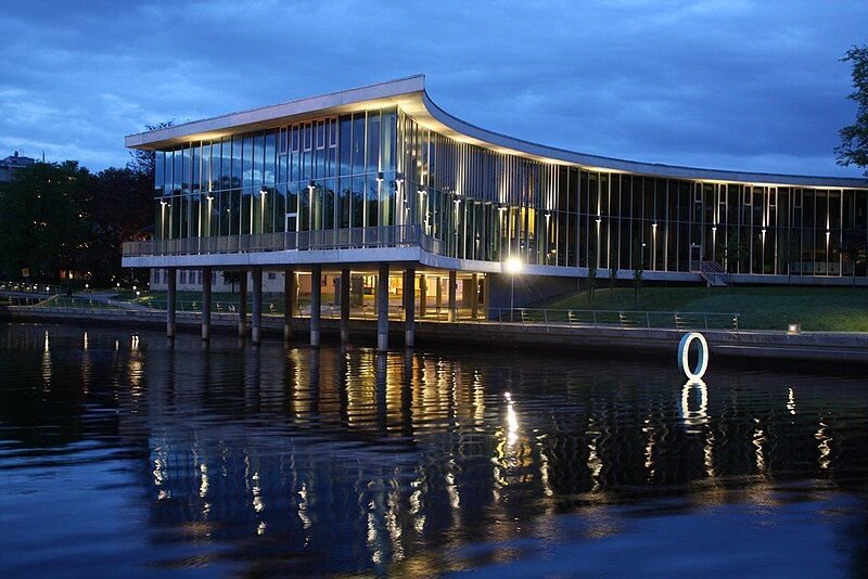 File:Halmstads Stadsbibliotek.jpg