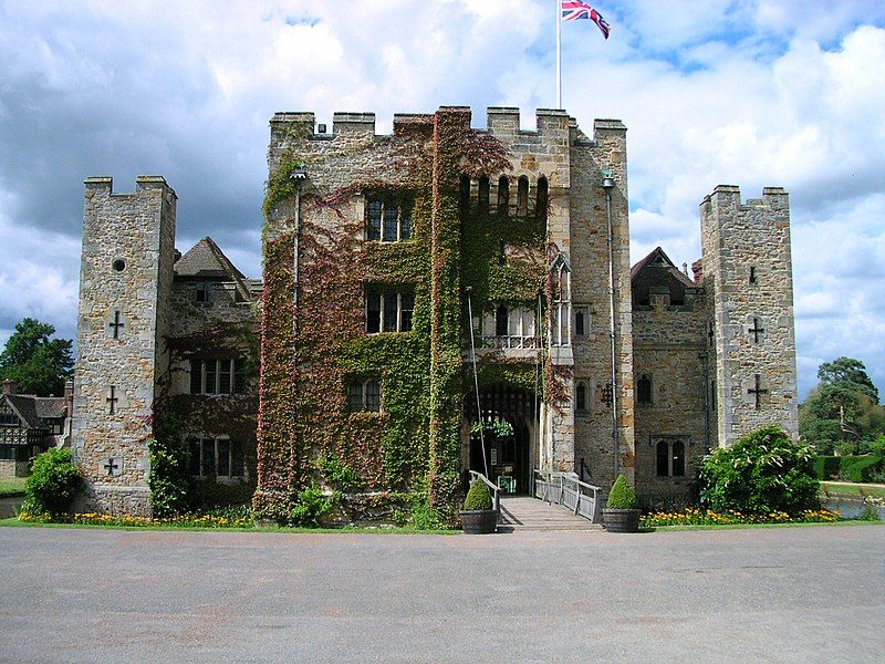 File:Hever Castle 14.JPG