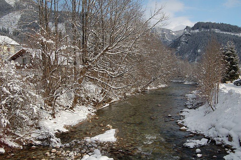 File:Hinterstoder, river Steyr.jpg