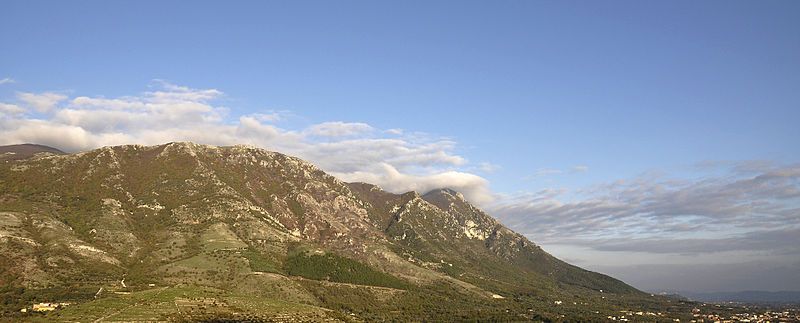 File:Mount Taburnus.jpg