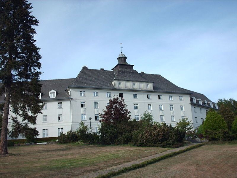 File:Pallottihaus Olpe.jpg