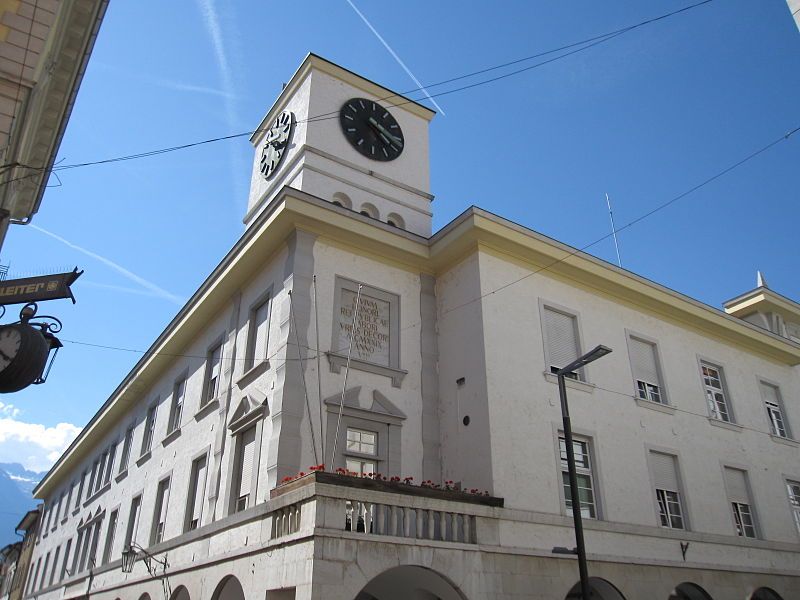 File:Rathaus Meran 2.jpg