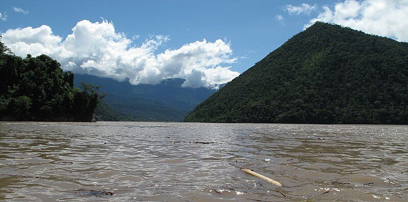 File:Rio Tambo (Peru).jpg