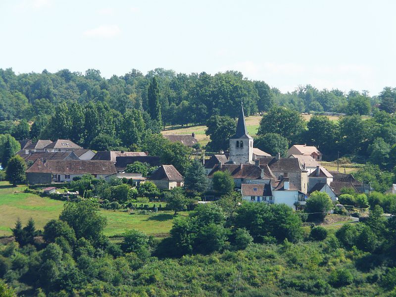 File:Saint-Paul-la-Roche village.JPG