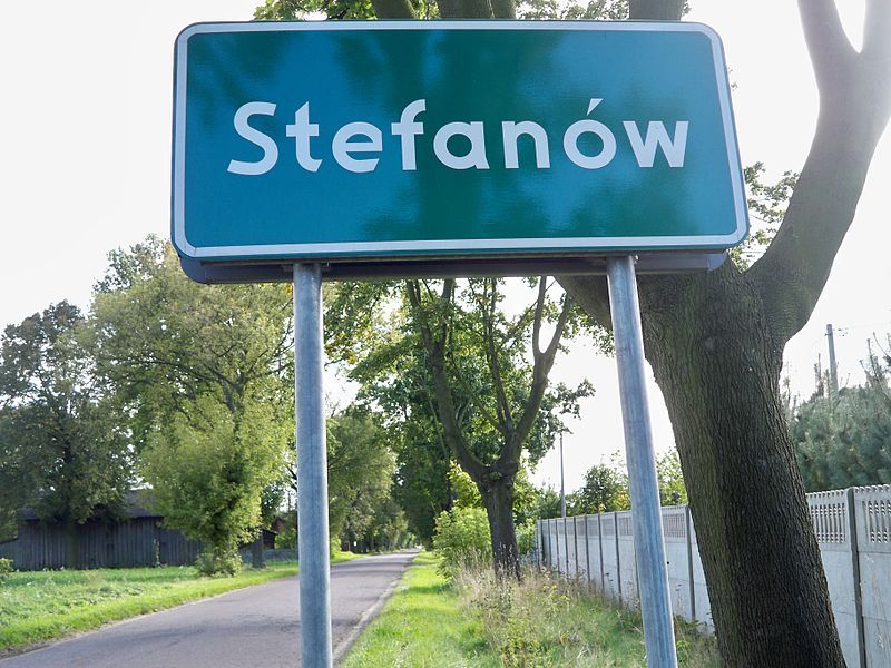 File:Stefanów.JPG