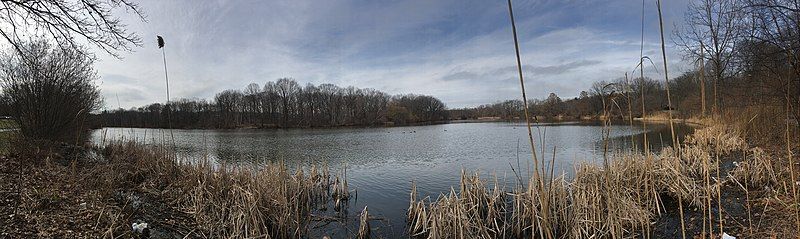 File:VCP Lake pano.jpg