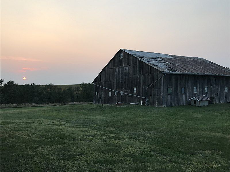 File:Weigandt Barn 2017.09.01.jpg