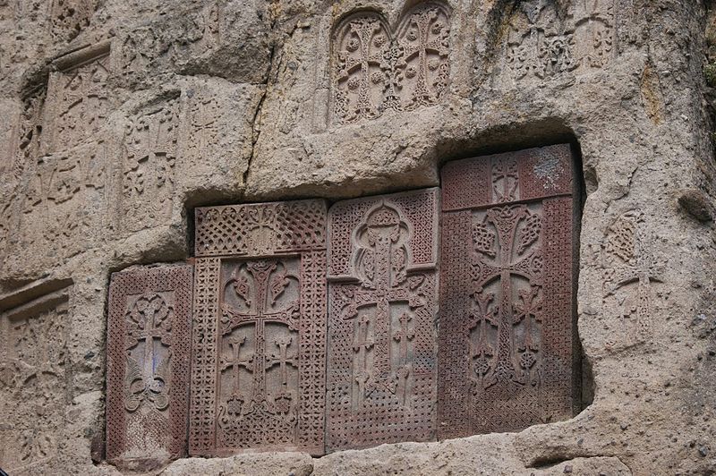 File:Խաչքար Գեղարդ27.JPG