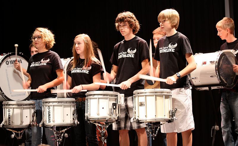 File:BarrieCentralDrumline2010.JPG