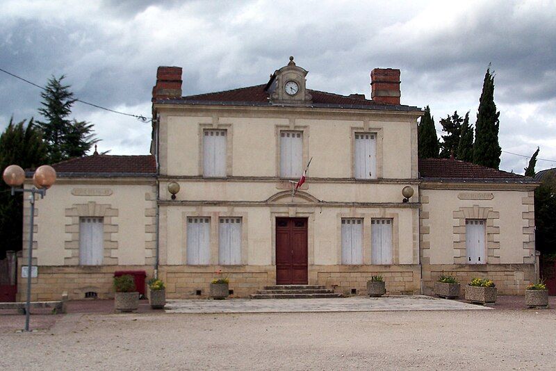 File:Cérons Mairie.jpg