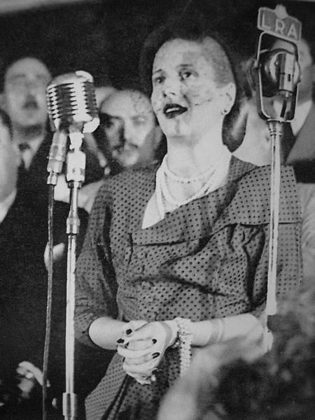 File:Eva Perón Discurso.jpg