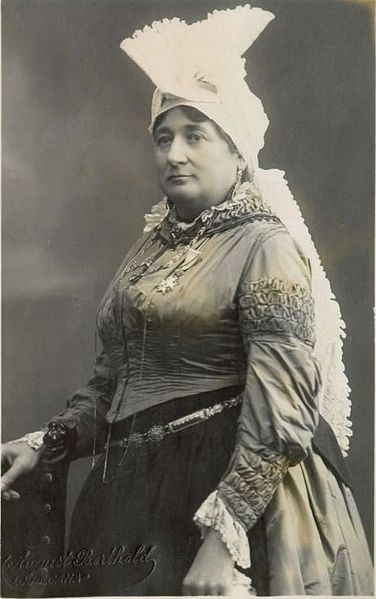 File:Franja Tavčar 1910s.jpg