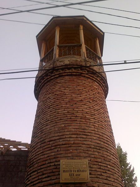 File:Gedek Minaret3.jpg