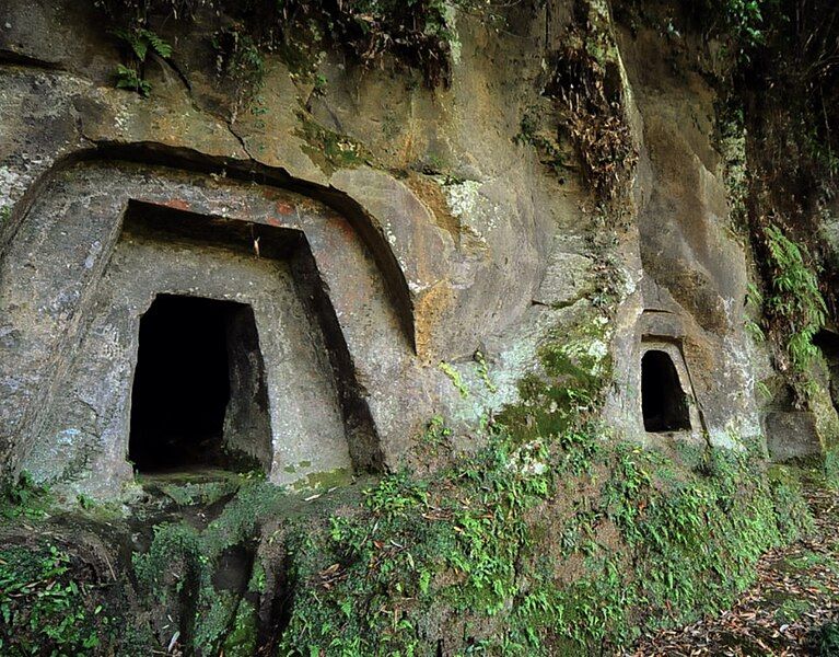 File:Ishinukinagi Cave Tombs.jpg